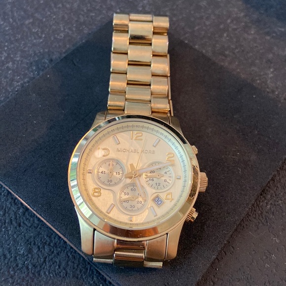 Gold Micheal Kors Watch - Picture 1 of 2